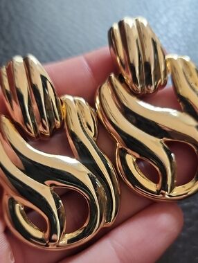 VTG Gold Tone Sculptural Clip-On Earrings